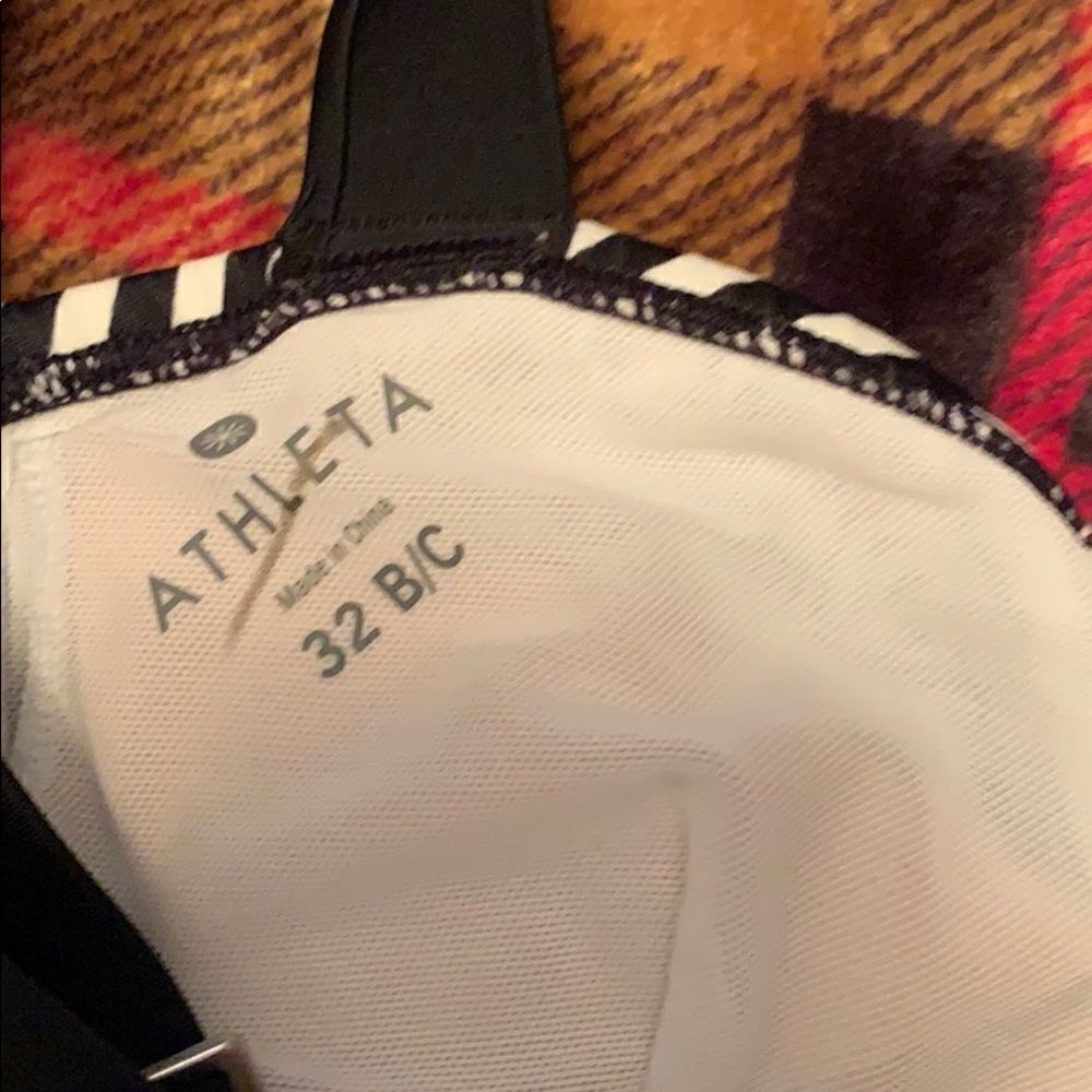 Athleta Shell 32B/C   - Picture 3 of 3